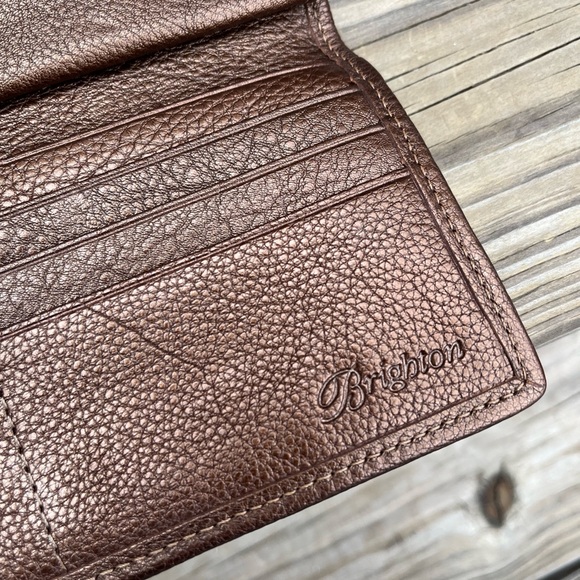 Brighton Textured Brown Clutch/w Strap - Picture 5 of 5